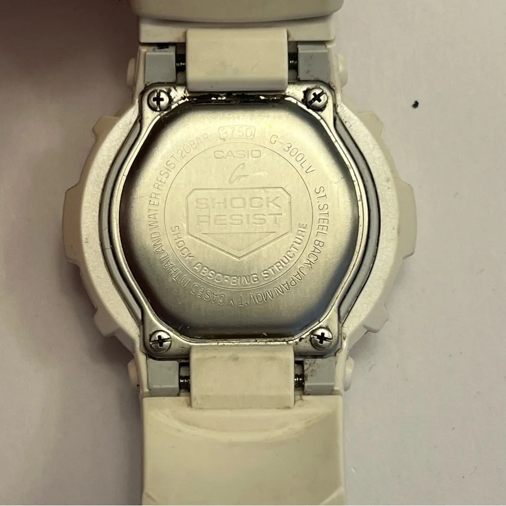 G-Shock‎ G-300LV-7A White Resin Digital